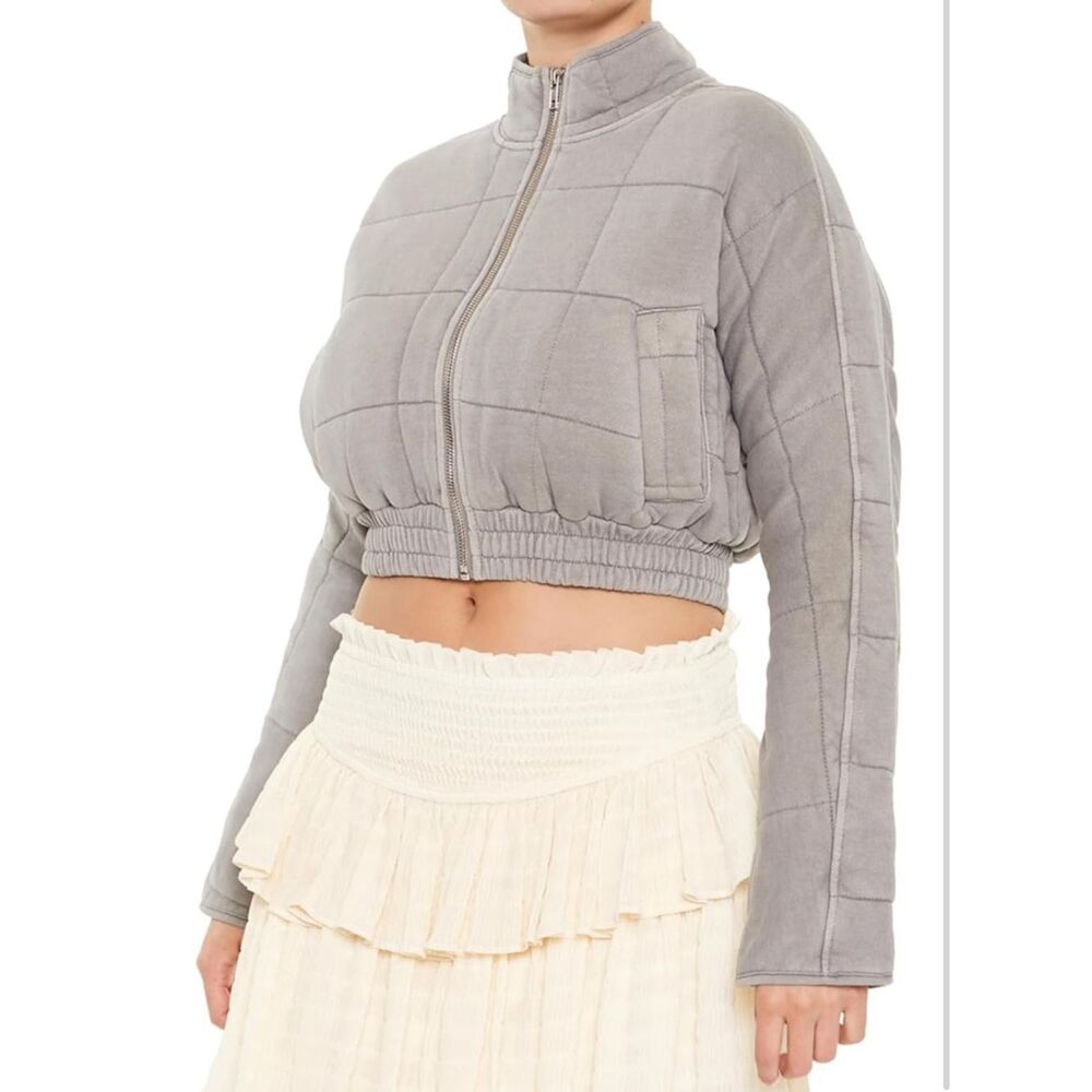 NWT XS Forever 21- Cropped‎ Quilted Zip-Up Jacket in Light Gray